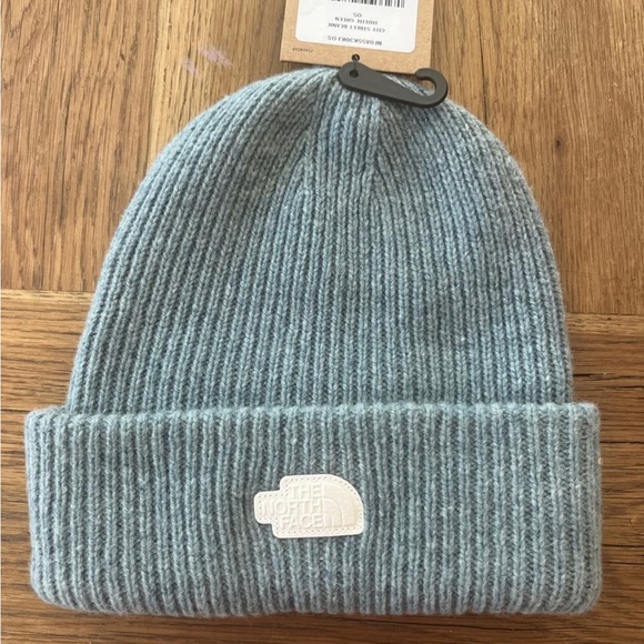 The North Face Accessories - 🆕 The North Face City Street Beanie